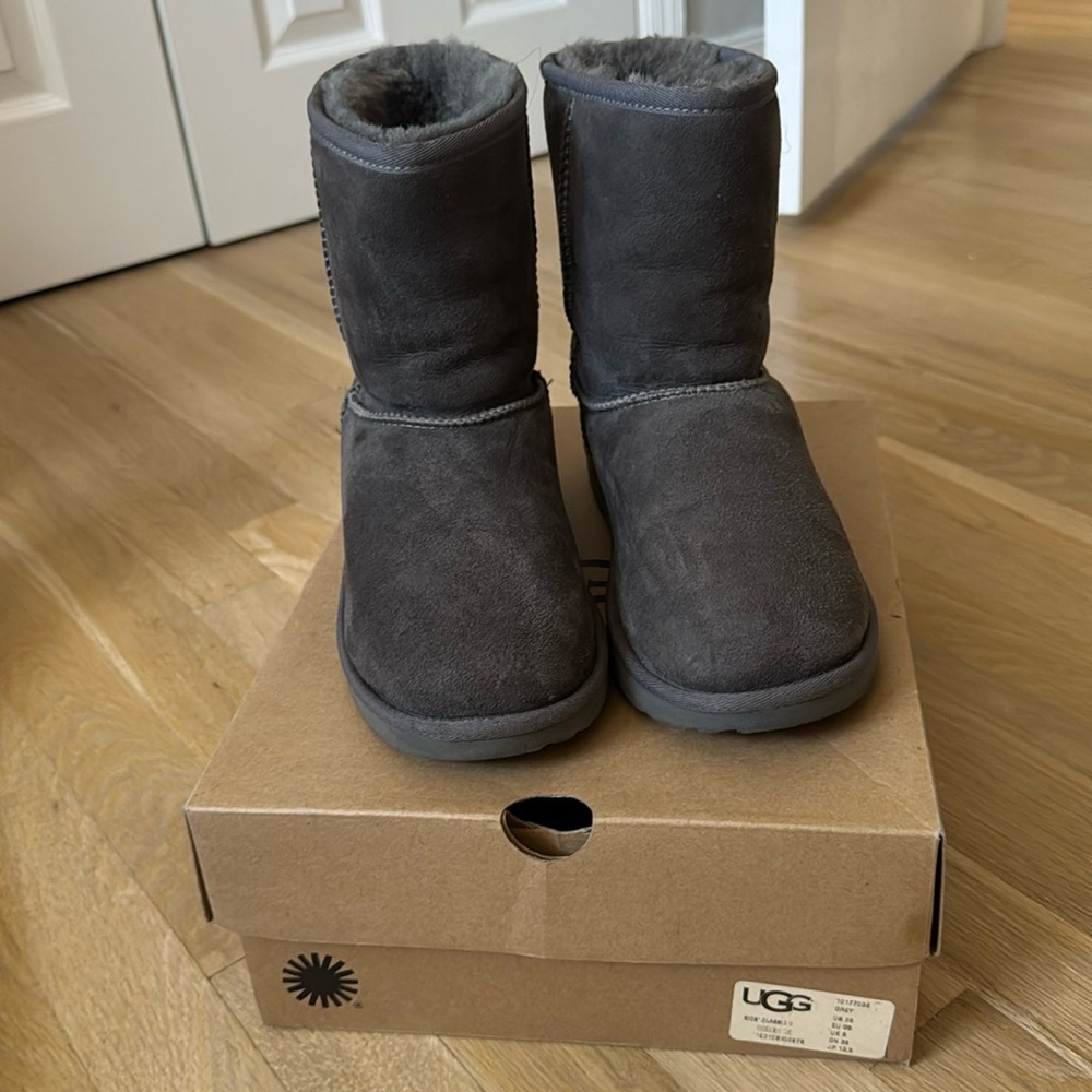 KIDS GRAY CLASSIC UGGS